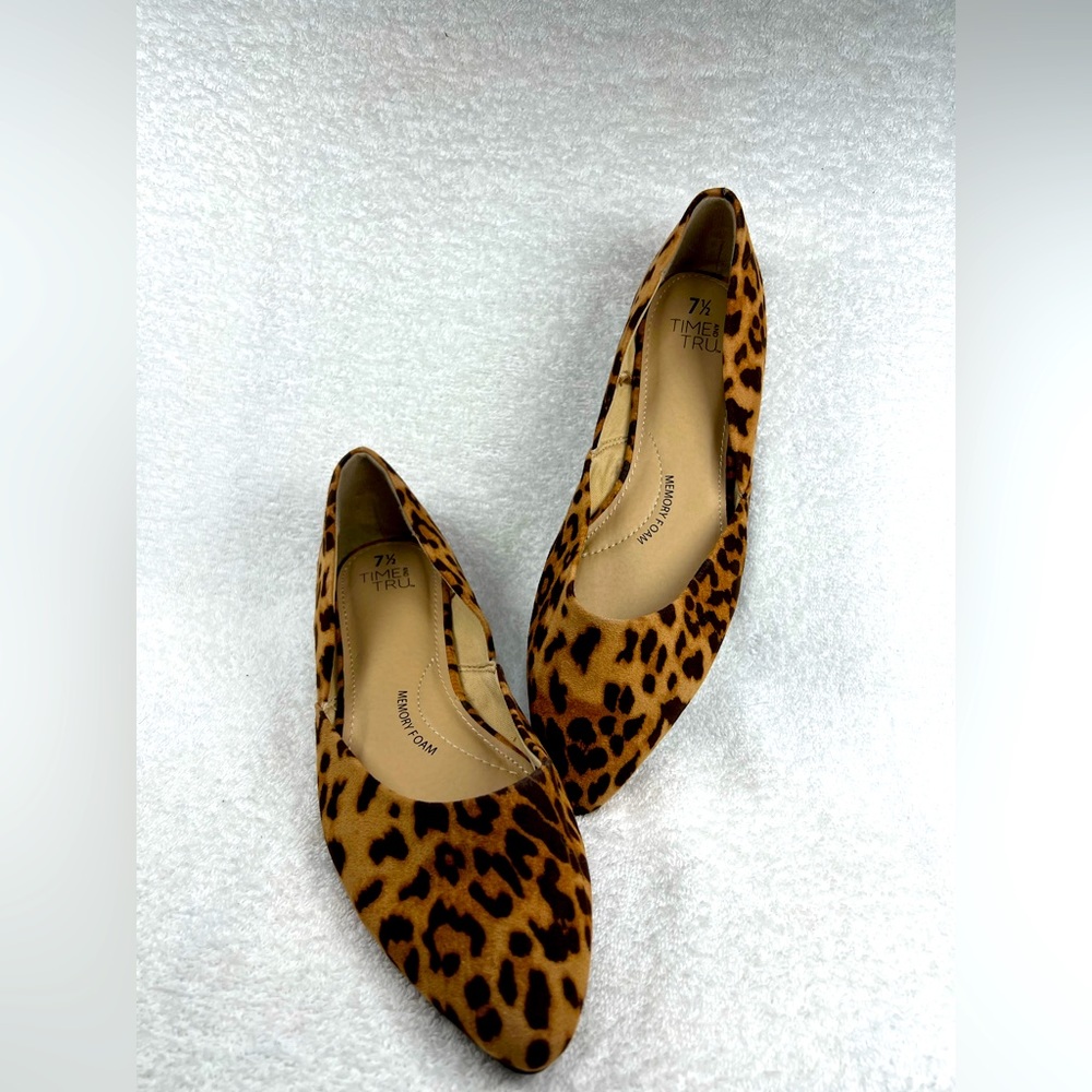 Time and Tru, size 7.5 animal print memory foam flat